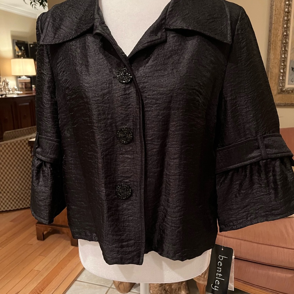 Bentley A. Vintage Black Short Medium Jacket With 3/4 Sleeves